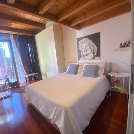 Casa Vacanze Chez La Reine - Holiday Home Vicenza Buitenkant foto