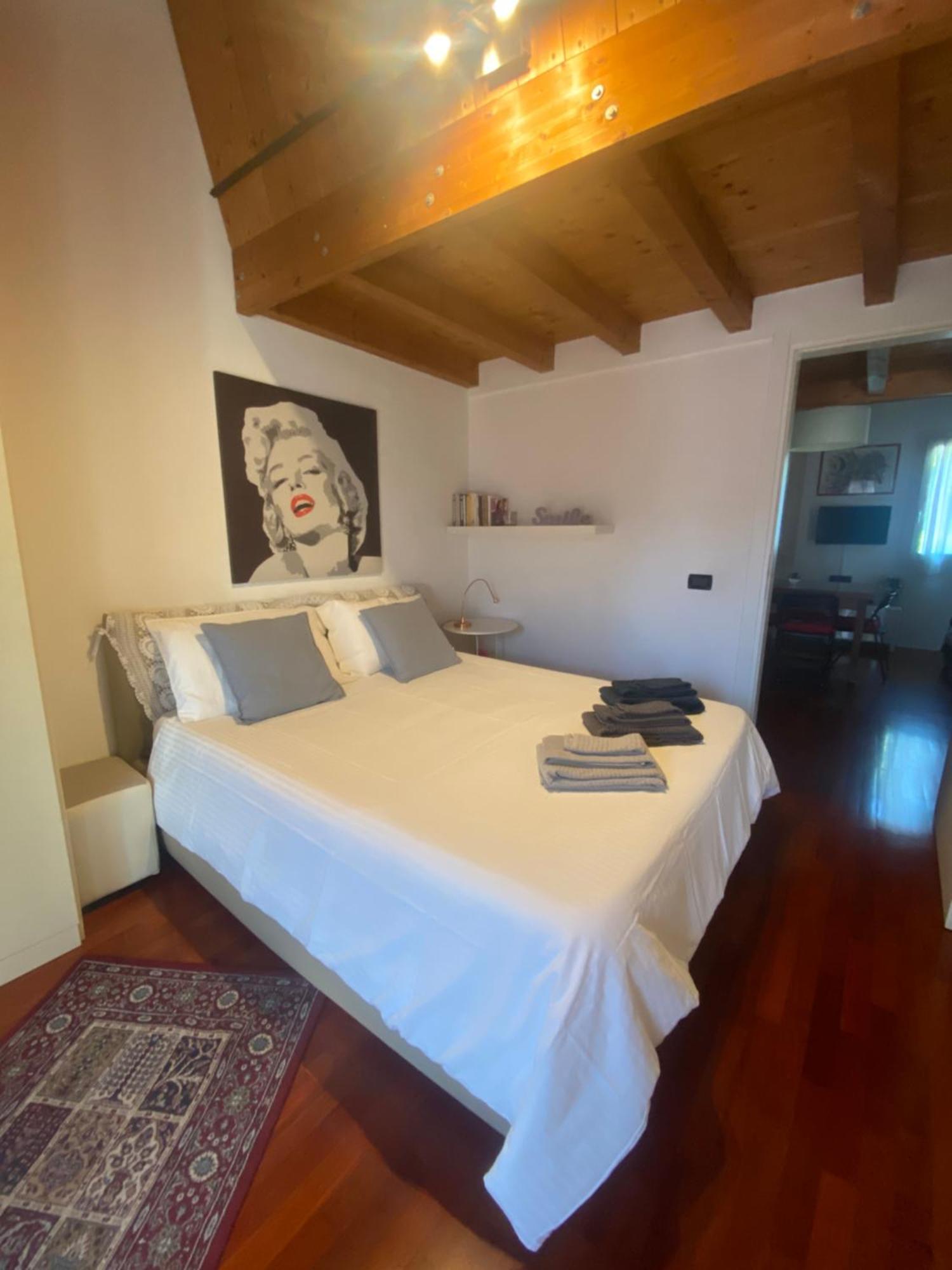 Casa Vacanze Chez La Reine - Holiday Home Vicenza Buitenkant foto