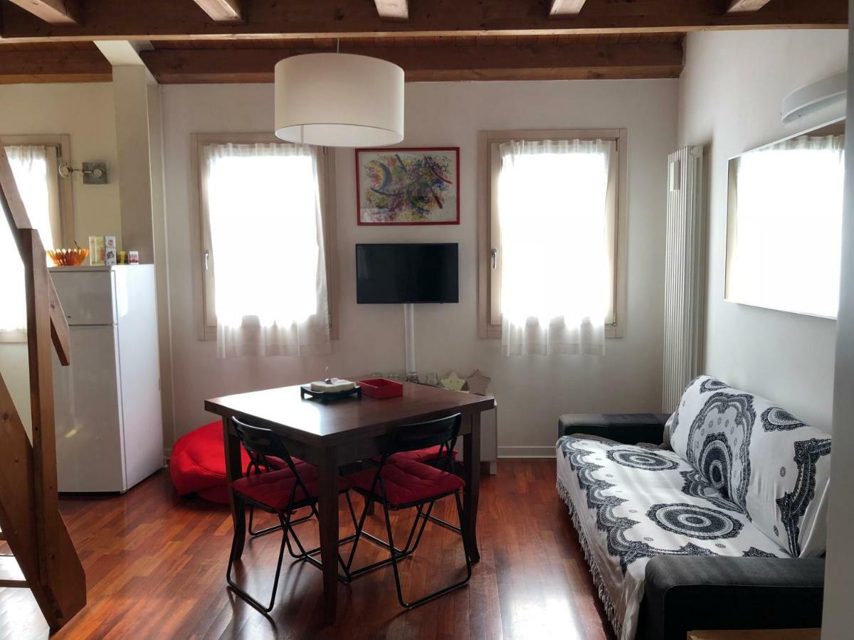Casa Vacanze Chez La Reine - Holiday Home Vicenza Buitenkant foto