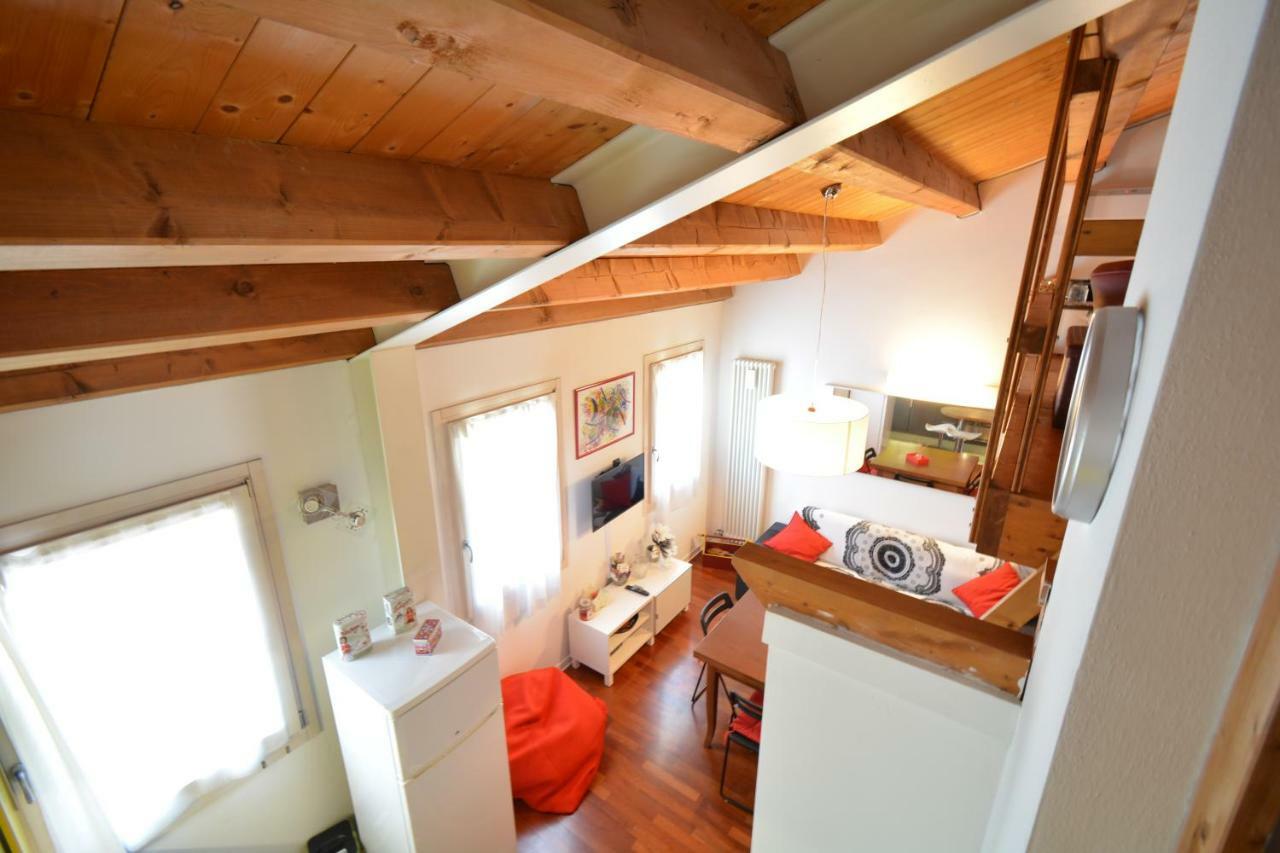 Casa Vacanze Chez La Reine - Holiday Home Vicenza Buitenkant foto